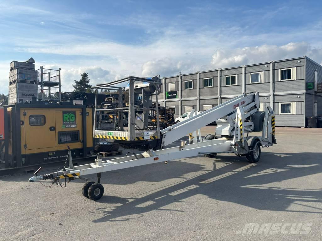 Dino 210 XT 拖車裝載高空作業平台