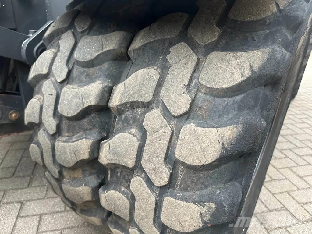 Doosan DX140W-5 旋轉式挖土機/掘鑿機/挖掘機