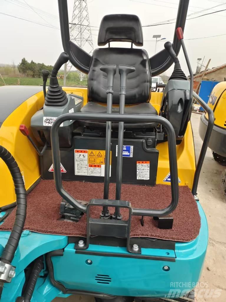 Kubota U 30 小型挖土機/掘鑿機<7t(小型挖掘機)