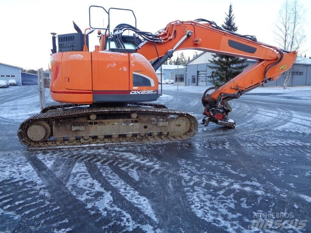 Doosan DX 235 履帶式 挖土機/掘鑿機/挖掘機
