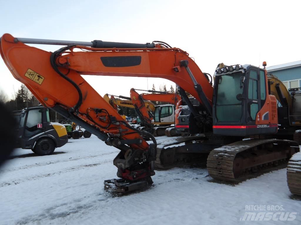 Doosan DX 235 履帶式 挖土機/掘鑿機/挖掘機