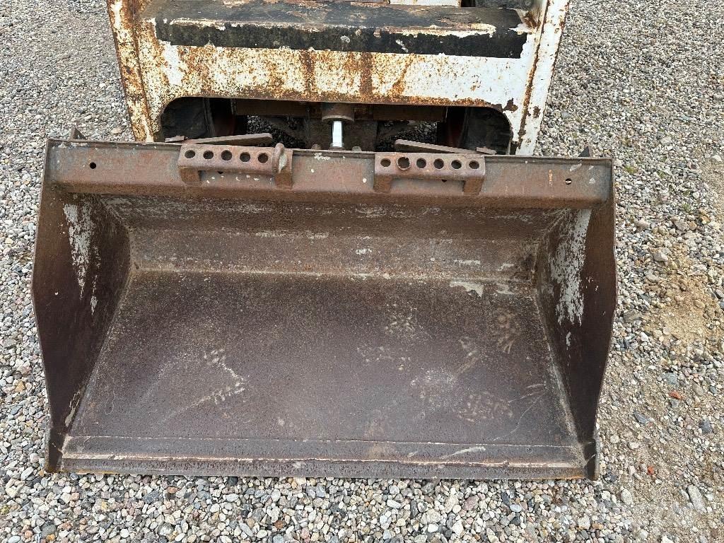 Bobcat 553 滑移轉向裝載機