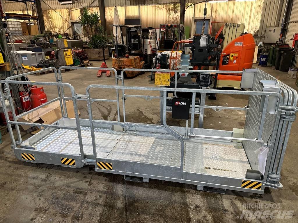 Magni RTH 6.21 伸縮臂操作車