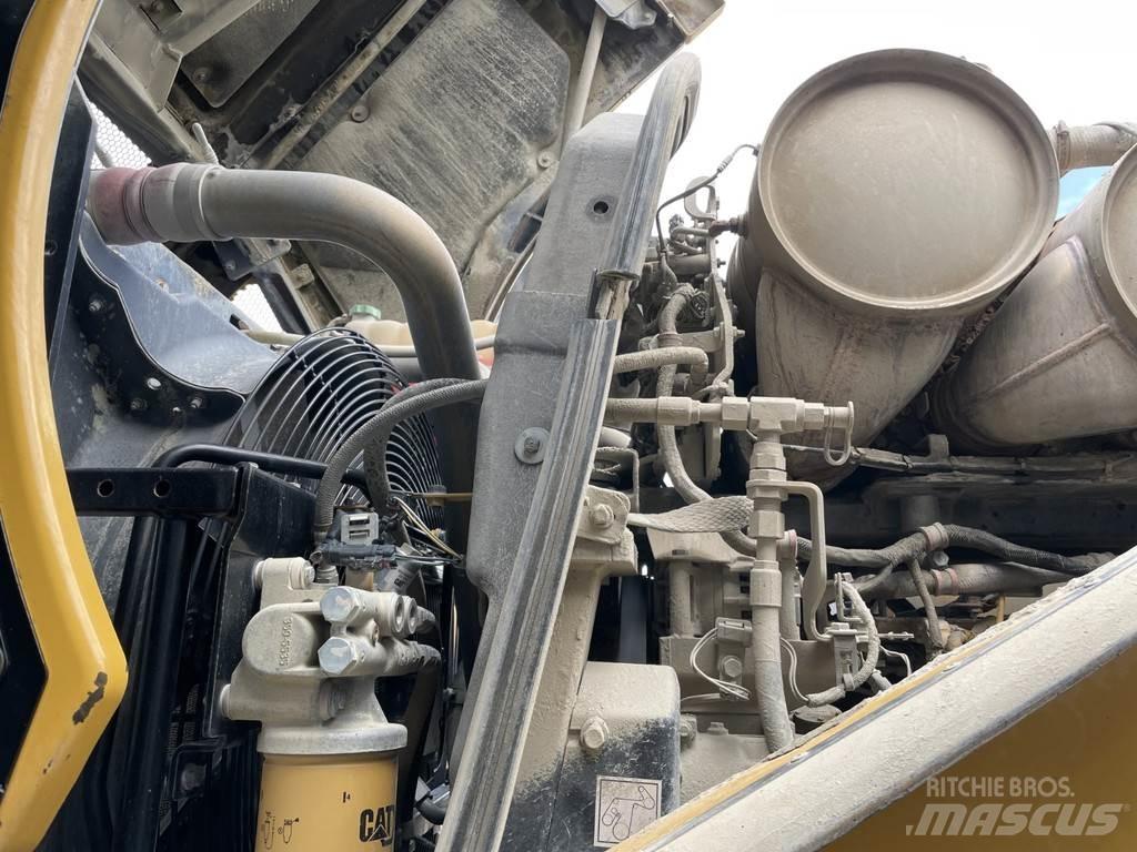 CAT 972M 輪胎式裝載機