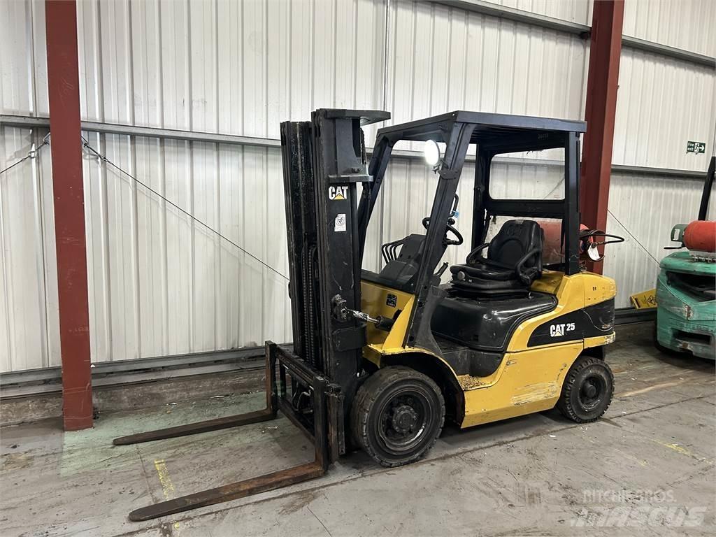 CAT GP25NT 液化石油氣LPG卡車