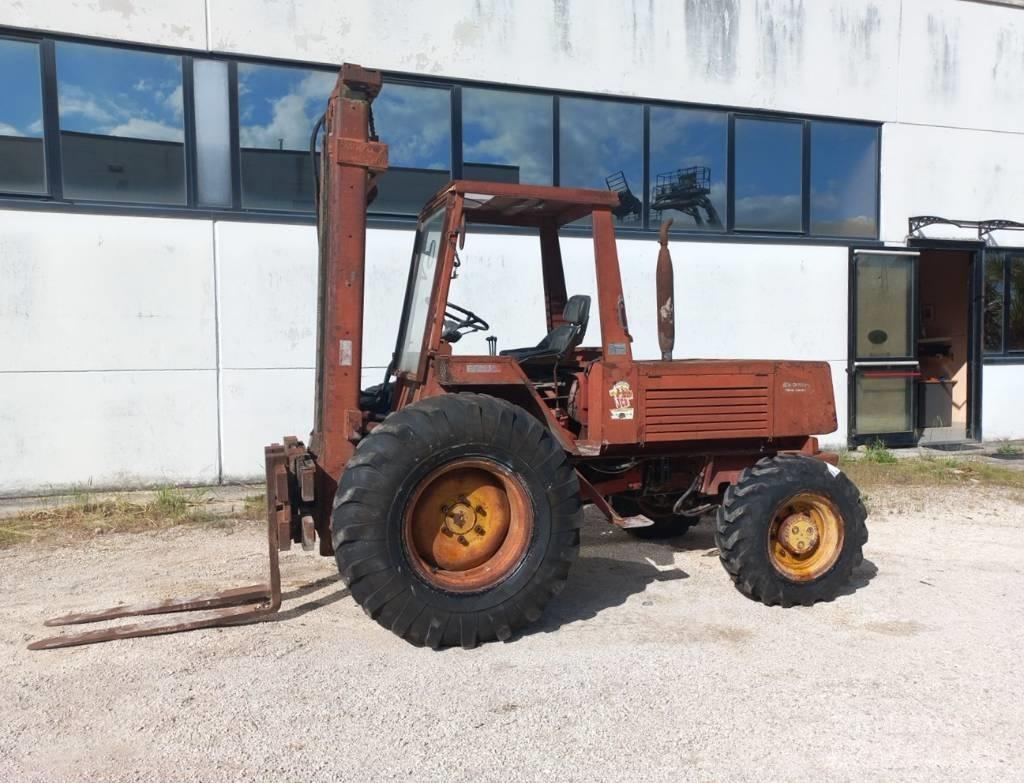 Manitou 4RM30G 柴油卡車