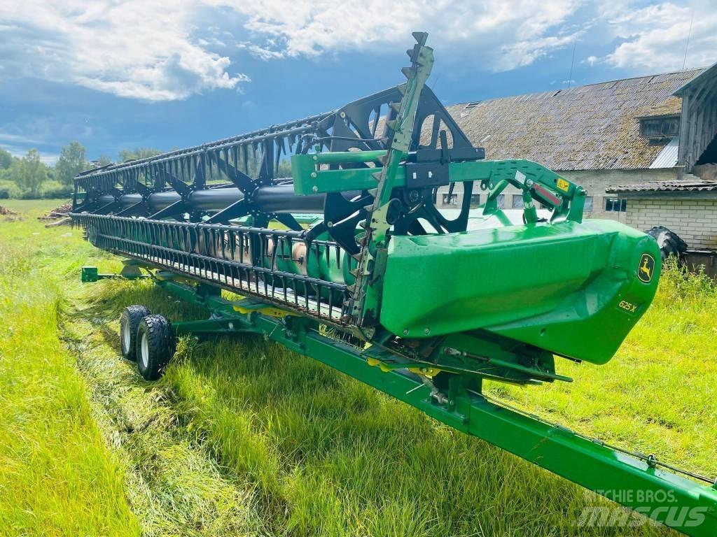 John Deere T670i 聯合收穫機