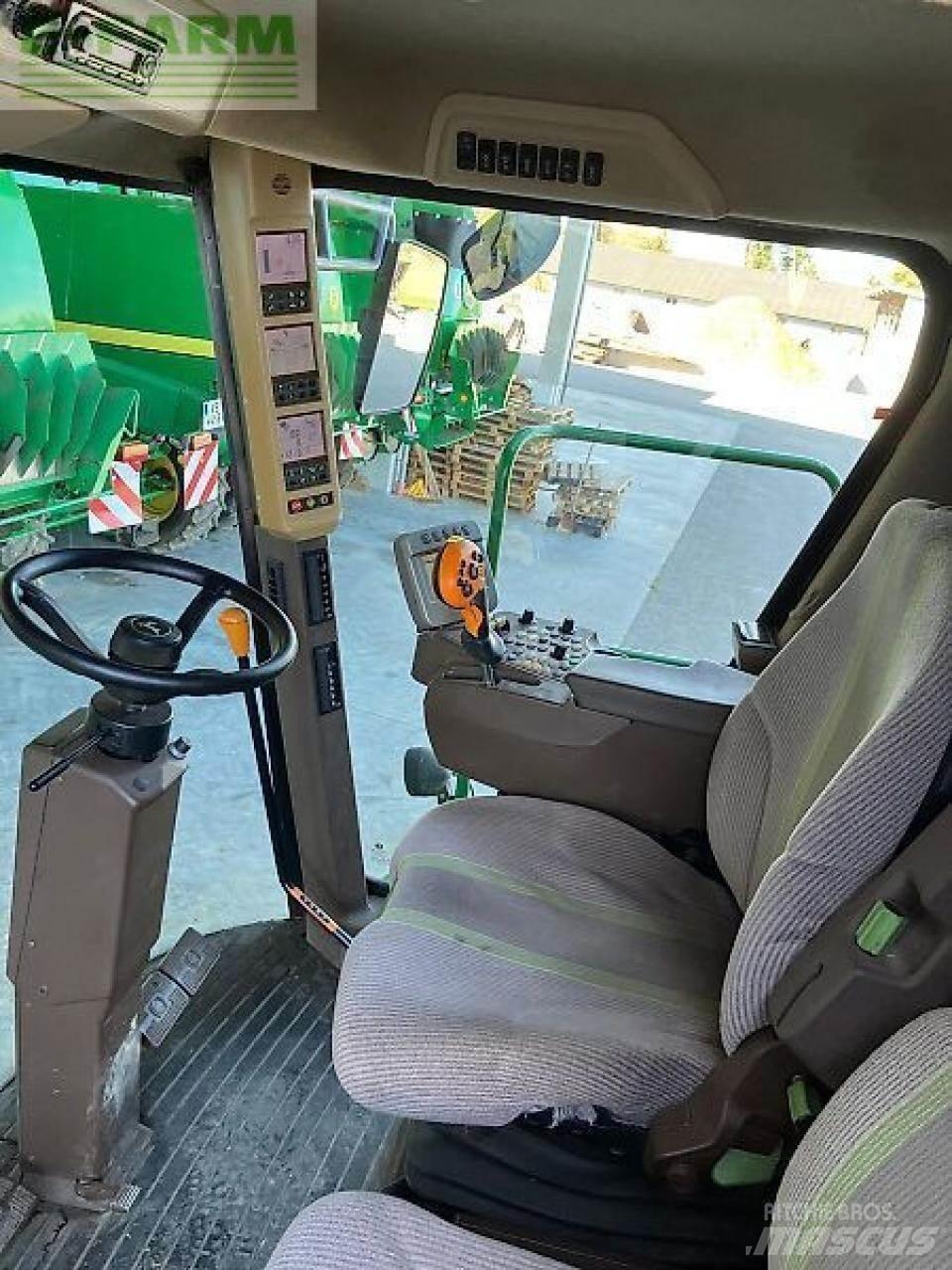 John Deere t560hm 聯合收穫機