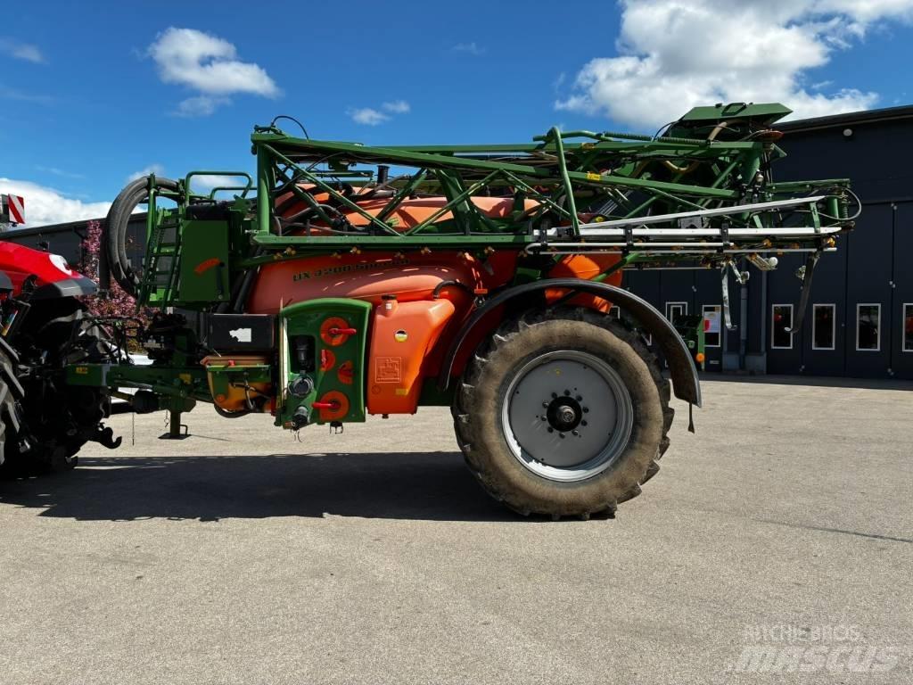 Amazone UX 4200 牽引式噴霧機