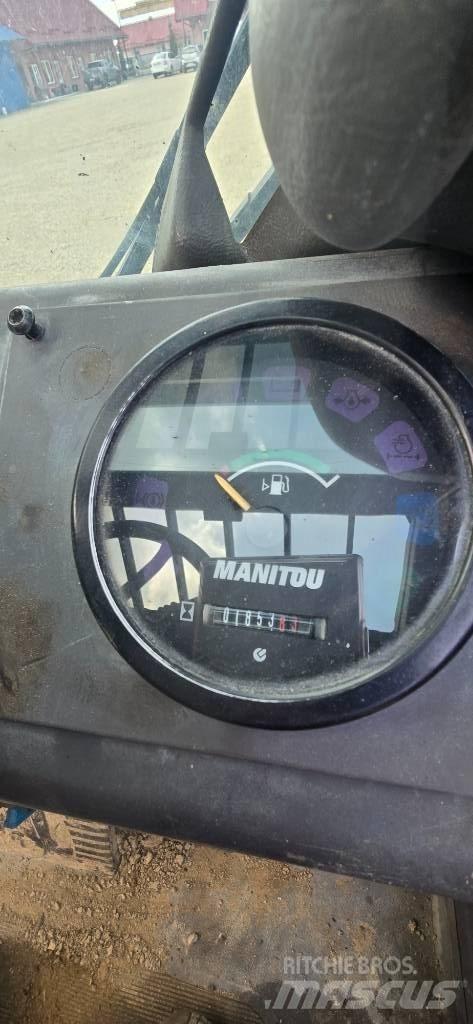 Manitou MC 50 伸縮臂操作車