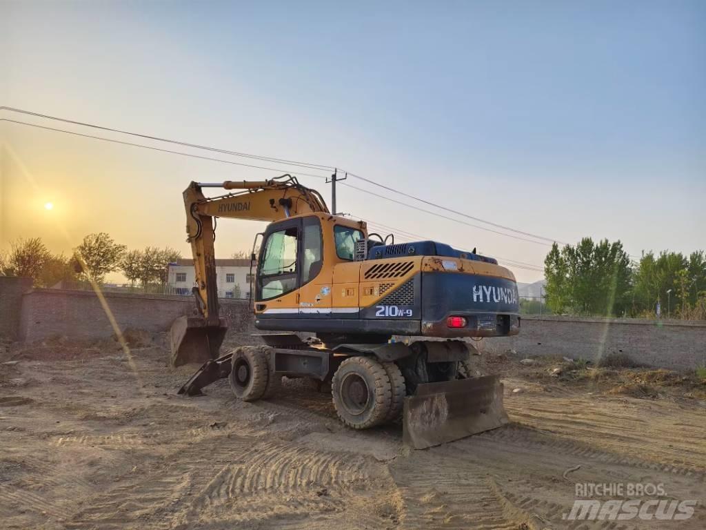 Hyundai R210W-9 旋轉式挖土機/掘鑿機/挖掘機