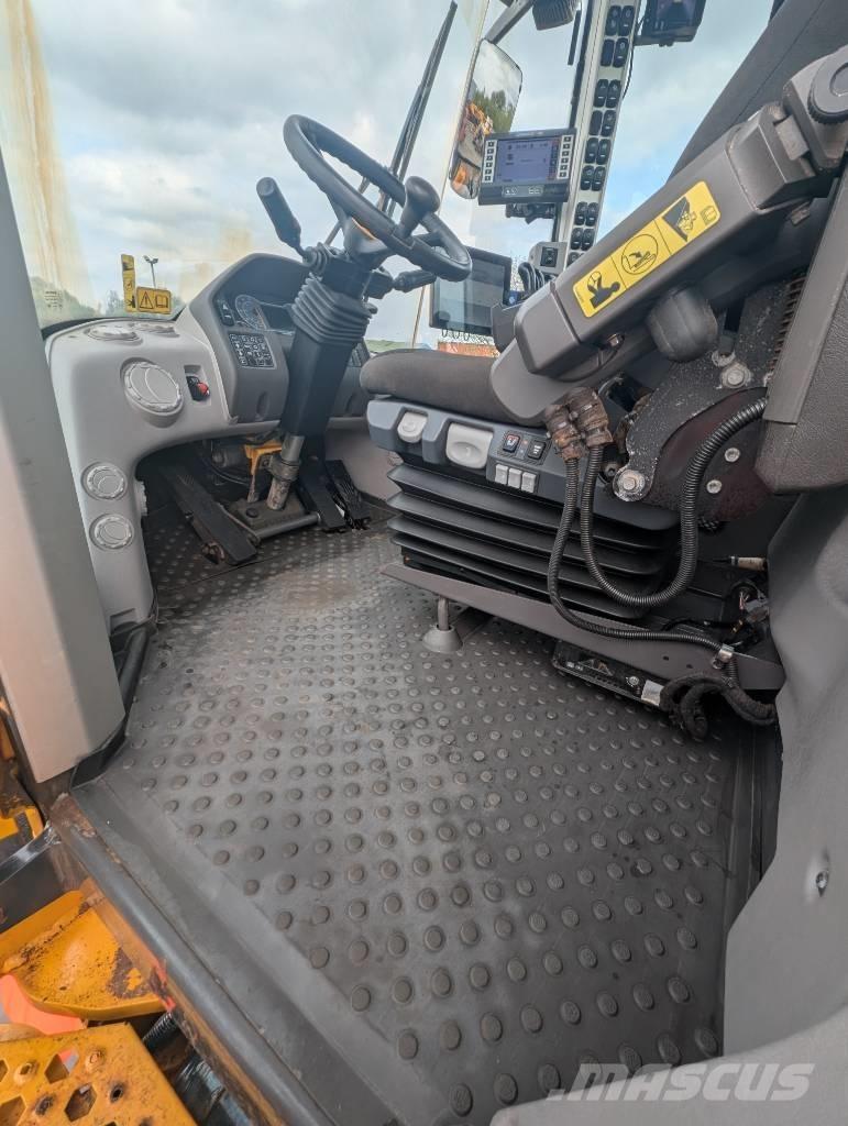 Volvo L 220 H 輪胎式裝載機