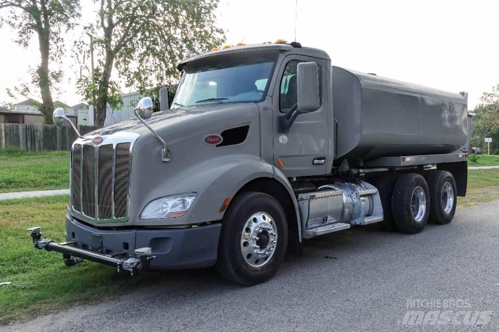 Peterbilt 579 水車