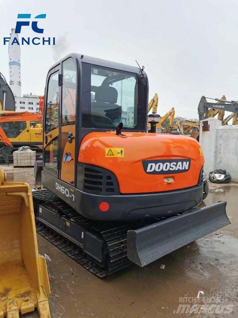 Doosan DH 60-7 小型挖土機/掘鑿機<7t(小型挖掘機)