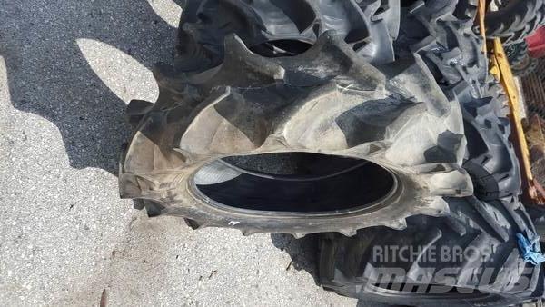 Pneus 9.5-24 輪胎、車輪和輪圈
