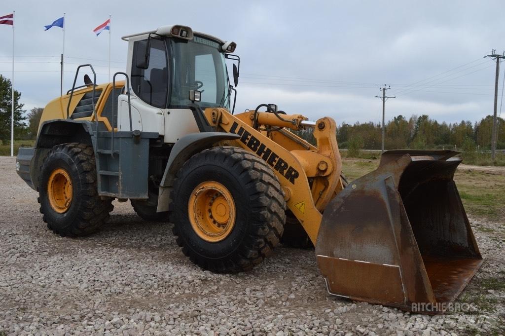 Liebherr 556 2plus2 工具搬運車
