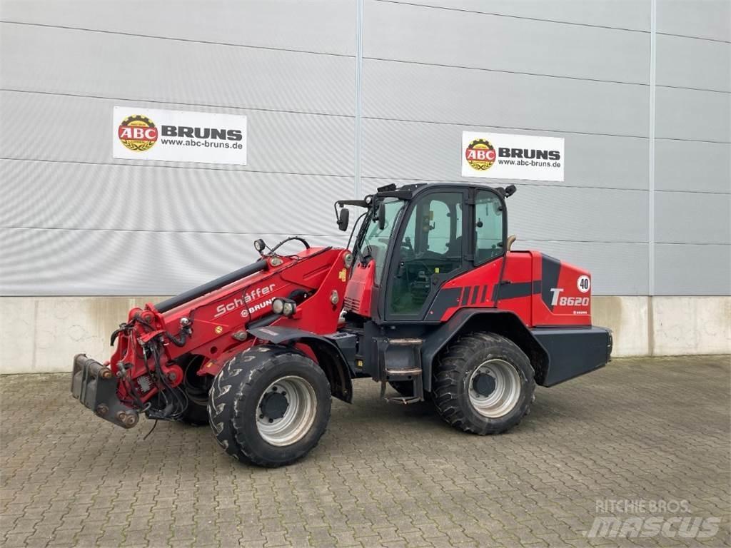 Schäffer 8620 T 伸縮臂操作車