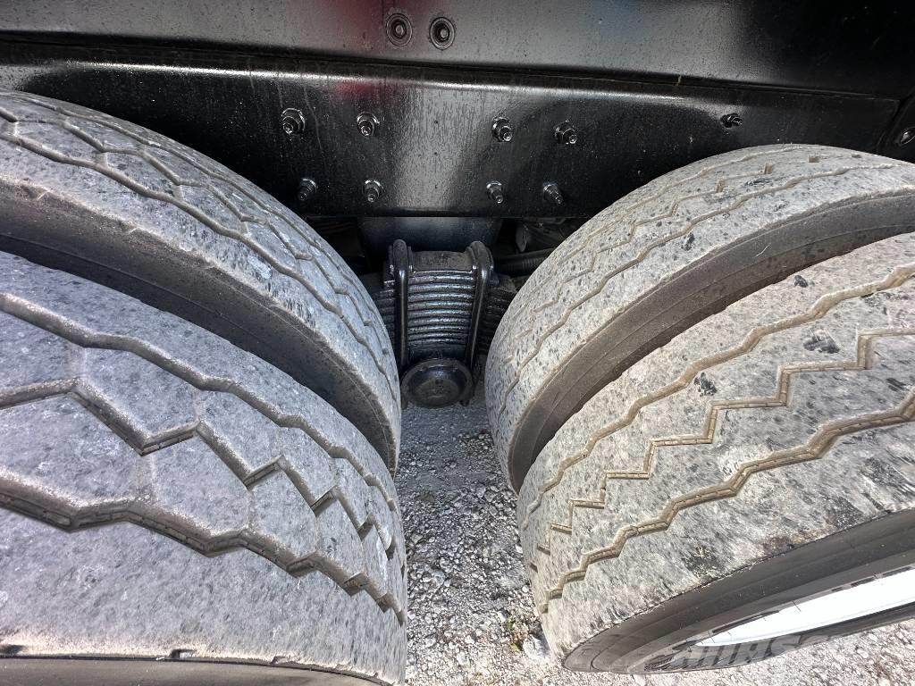 Mack GU713 組合/真空油槽車