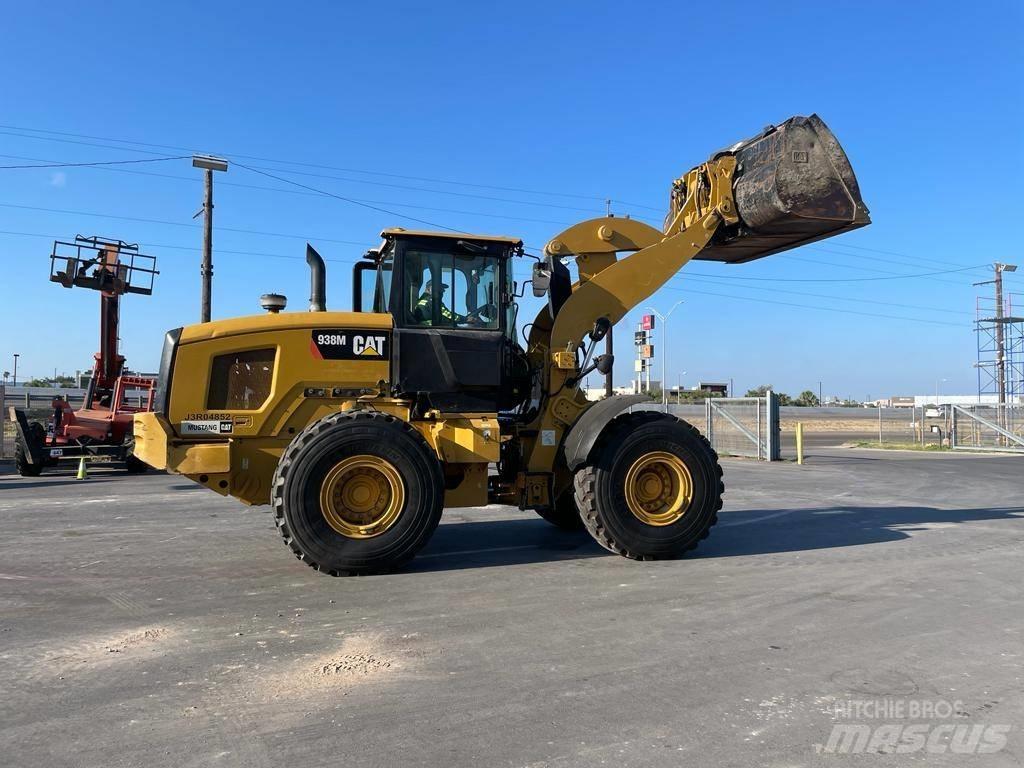 CAT 938M 輪胎式裝載機