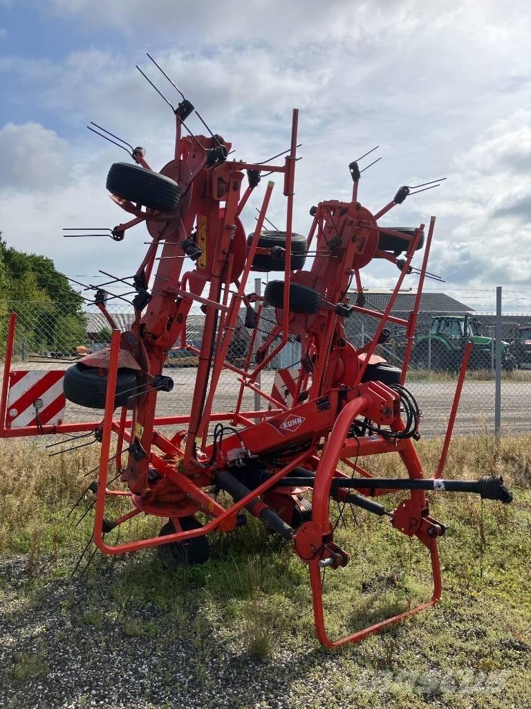 Kuhn GF 8702 耙與翻草機