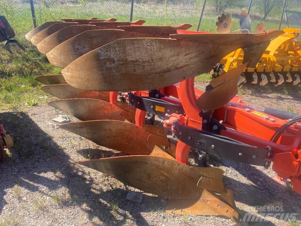 Kubota RM 300 SV 雙向犁