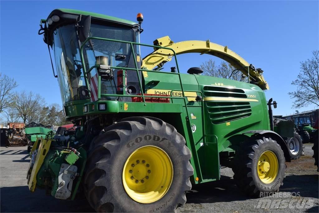 John Deere 7250 i 自走式飼料採集機