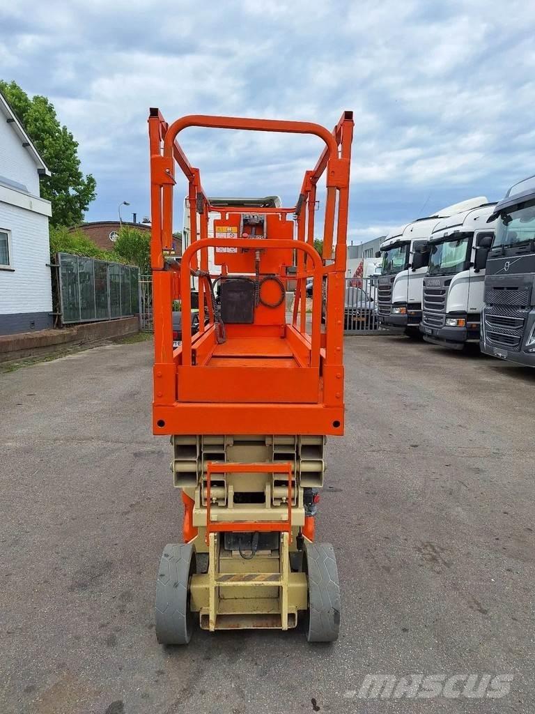JLG 2030 ES 剪式升降機