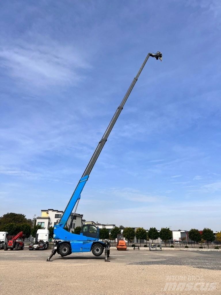 Magni RTH 5.30 伸縮臂操作車