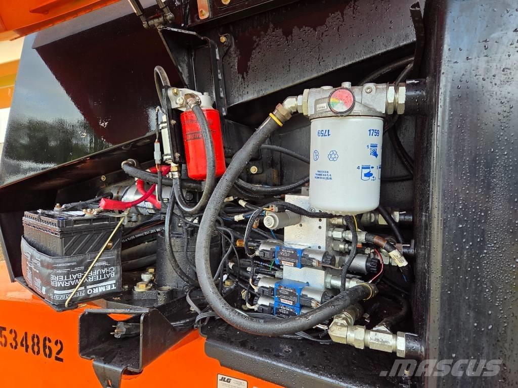 JLG 660 SJ 伸縮臂高空作業車