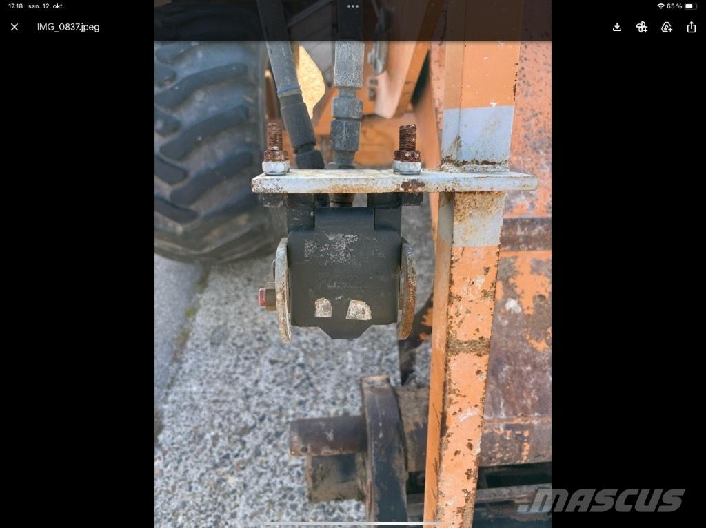 CASE 321 E 輪胎式裝載機