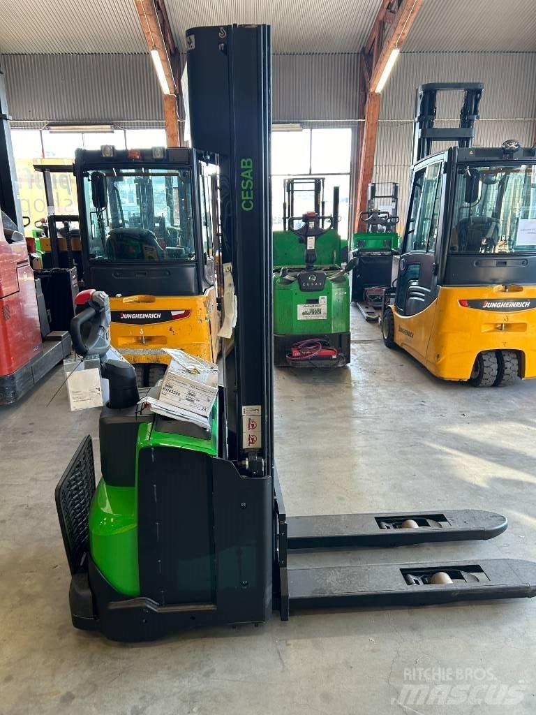 Cesab S 212 L 行走控制式堆積機