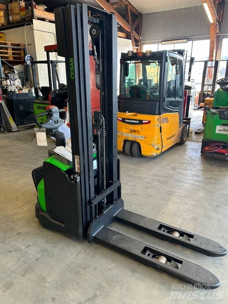 Cesab S 212 L 行走控制式堆積機