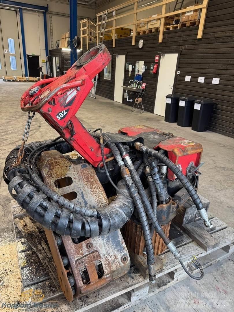 Komatsu S82 收穫機頭
