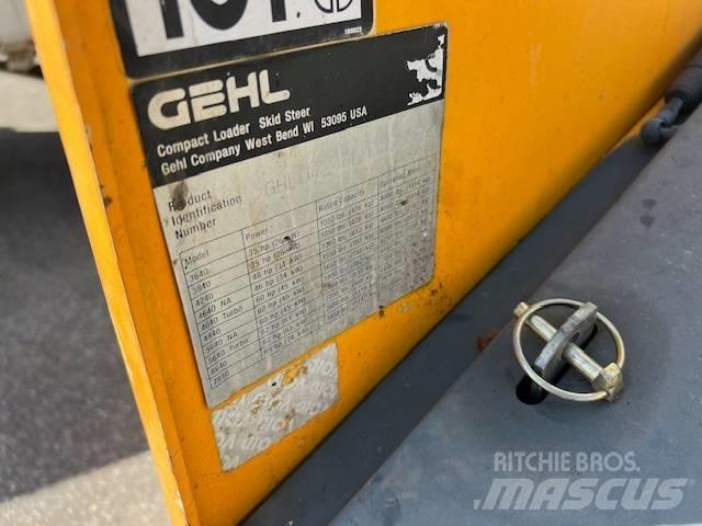 Gehl SL4240 滑移轉向裝載機
