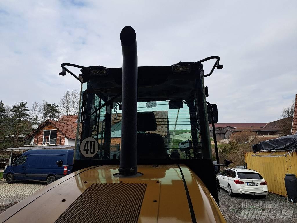 CAT 910 輪胎式裝載機
