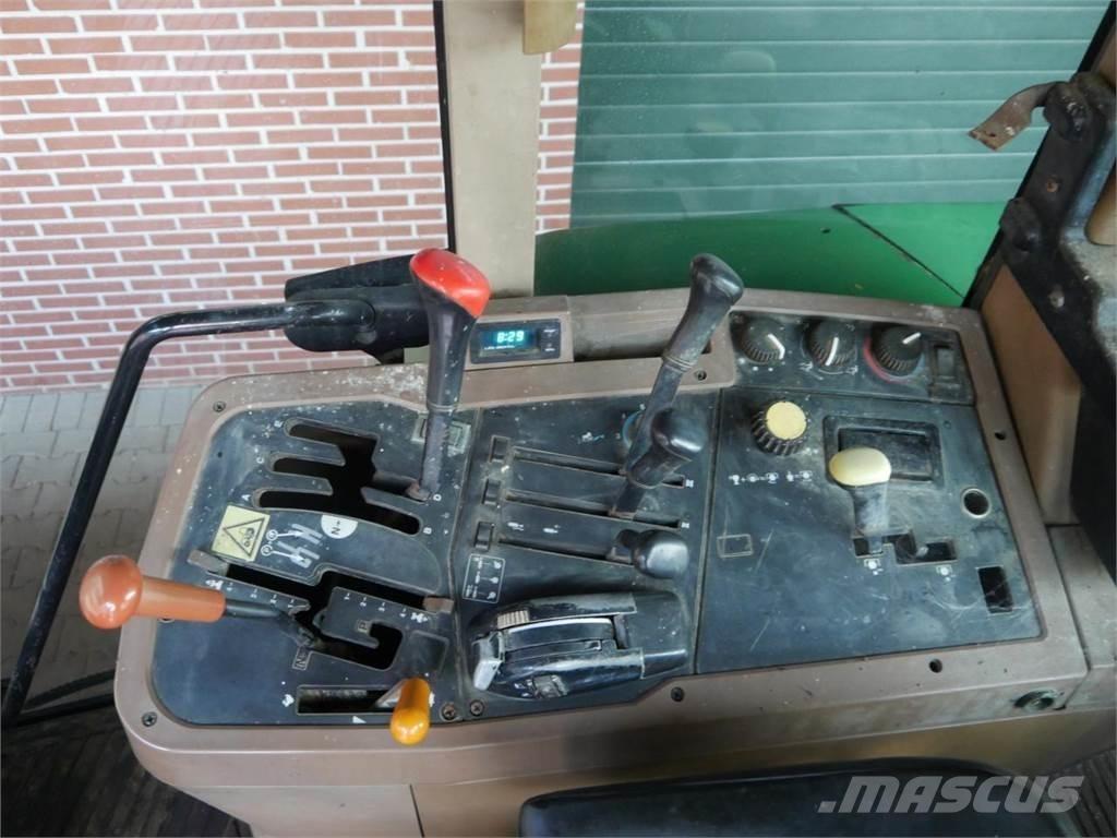 John Deere 7800 曳引機