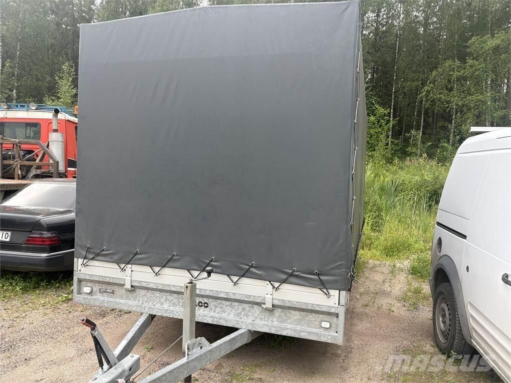 Hulco Medax 篷布拖車