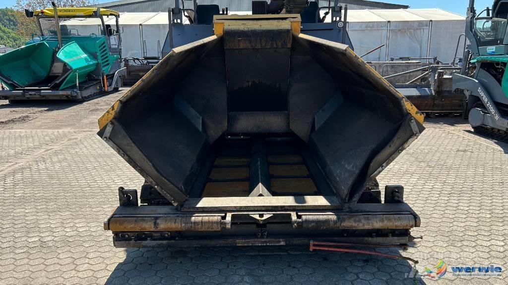Volvo ABG TITAN 5820 瀝青攤舖機/鋪路機
