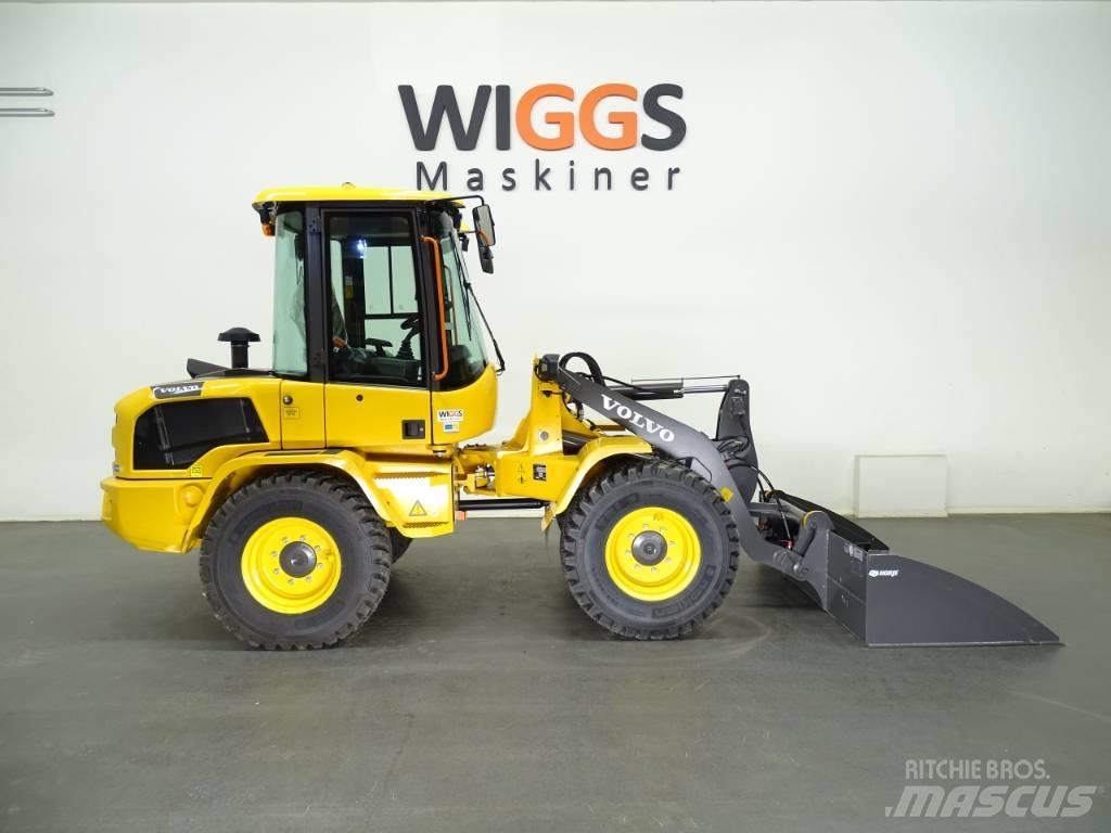Volvo L30 HS 輪胎式裝載機