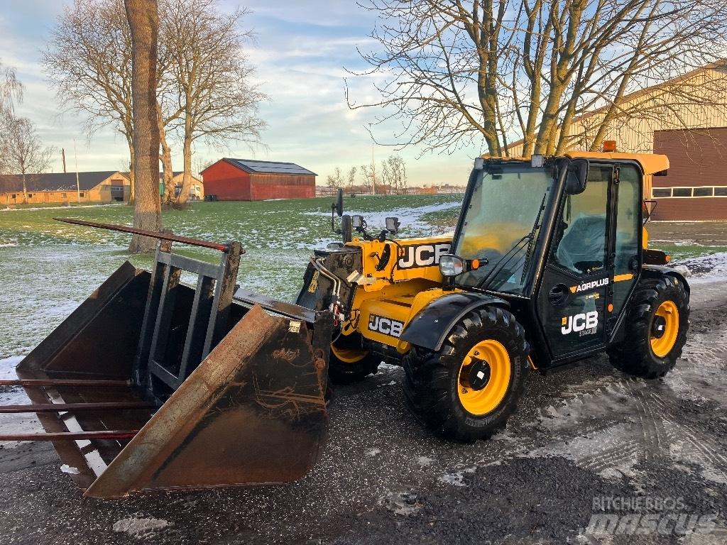 JCB 525-60 農業用伸縮臂裝載機