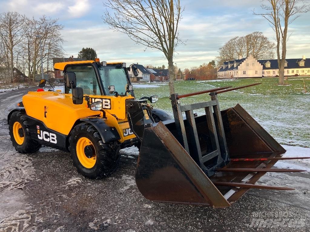 JCB 525-60 農業用伸縮臂裝載機
