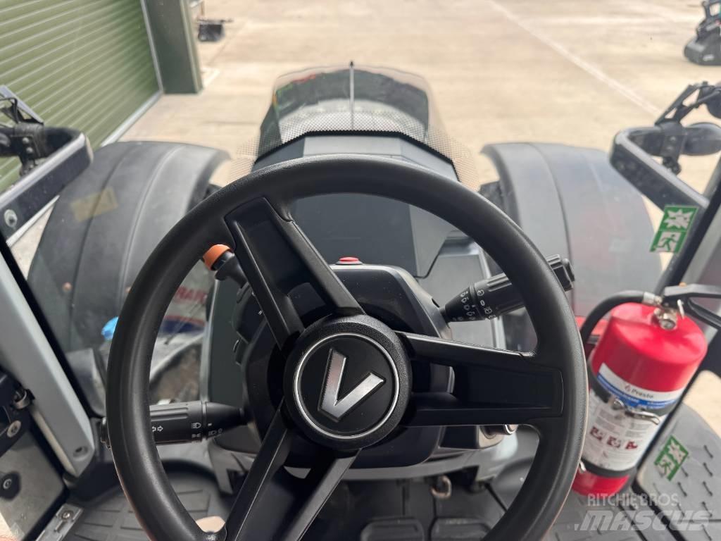 Valtra T 235 Direct 曳引機