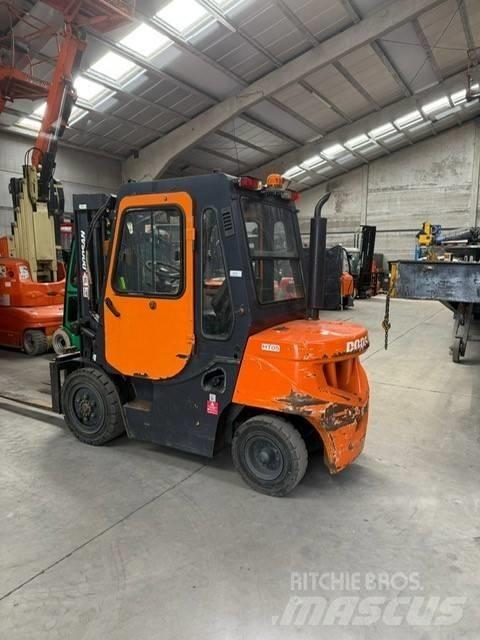 Doosan FD30 柴油卡車