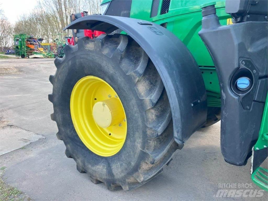 John Deere 6250R 曳引機