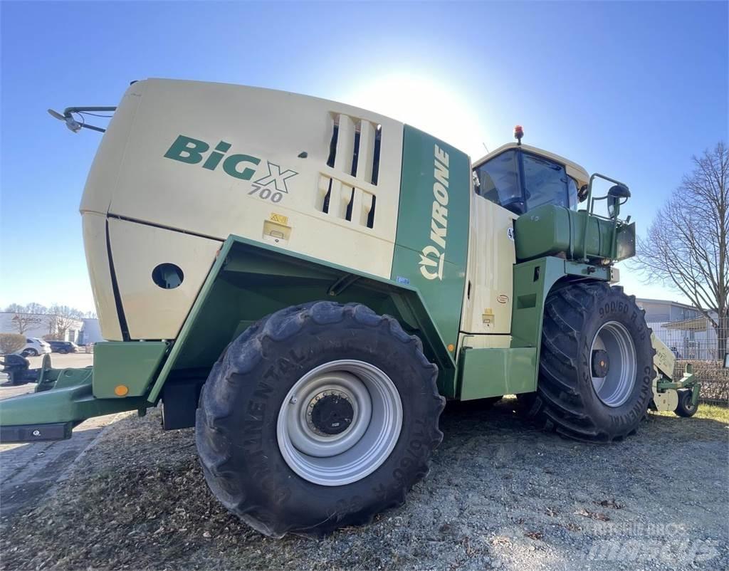 Krone BIG x 700 自走式飼料採集機