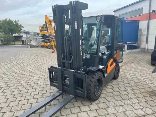 Doosan D35C-9 柴油卡車