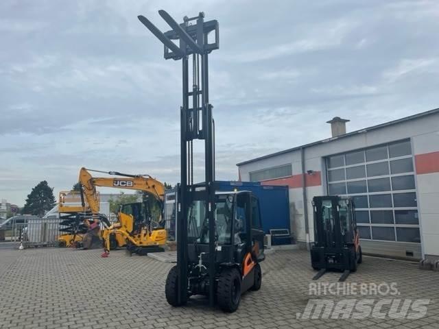 Doosan D35C-9 柴油卡車