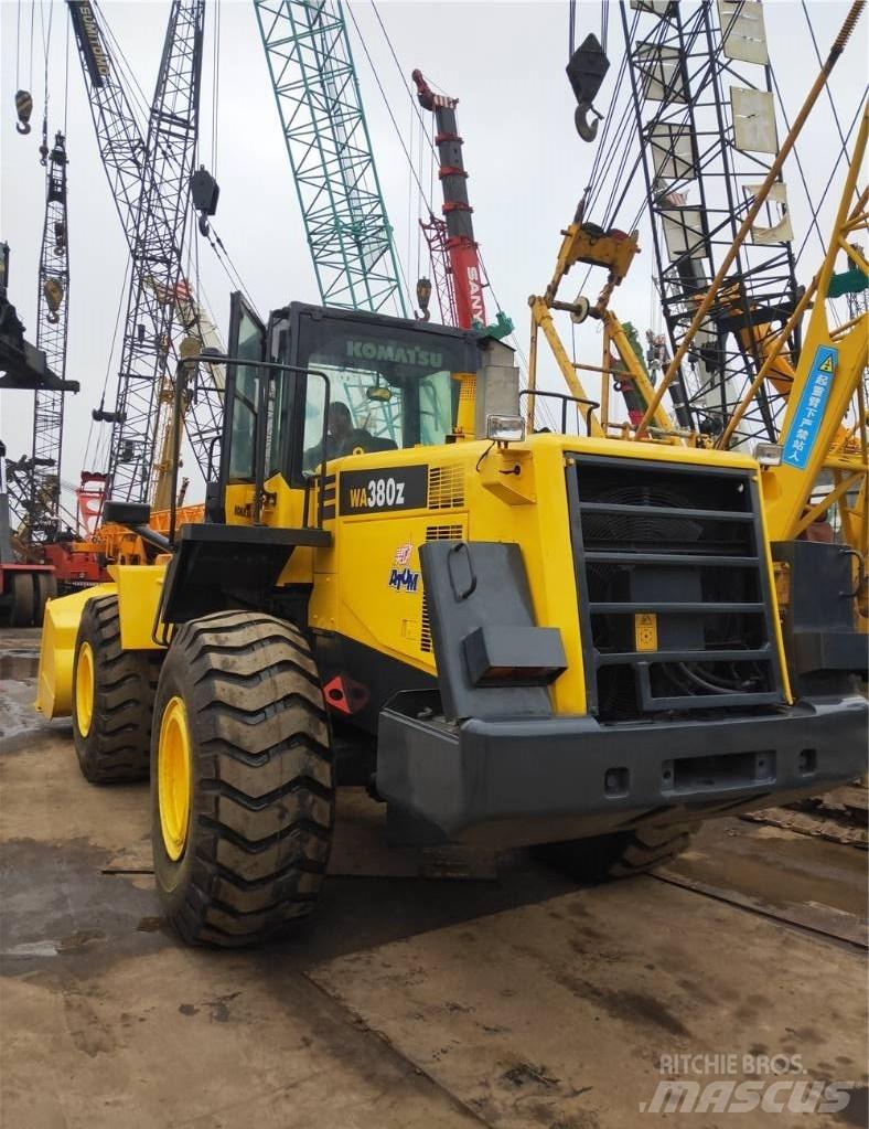 Komatsu WA 380 輪胎式裝載機