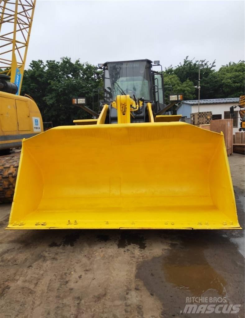 Komatsu WA 380 輪胎式裝載機