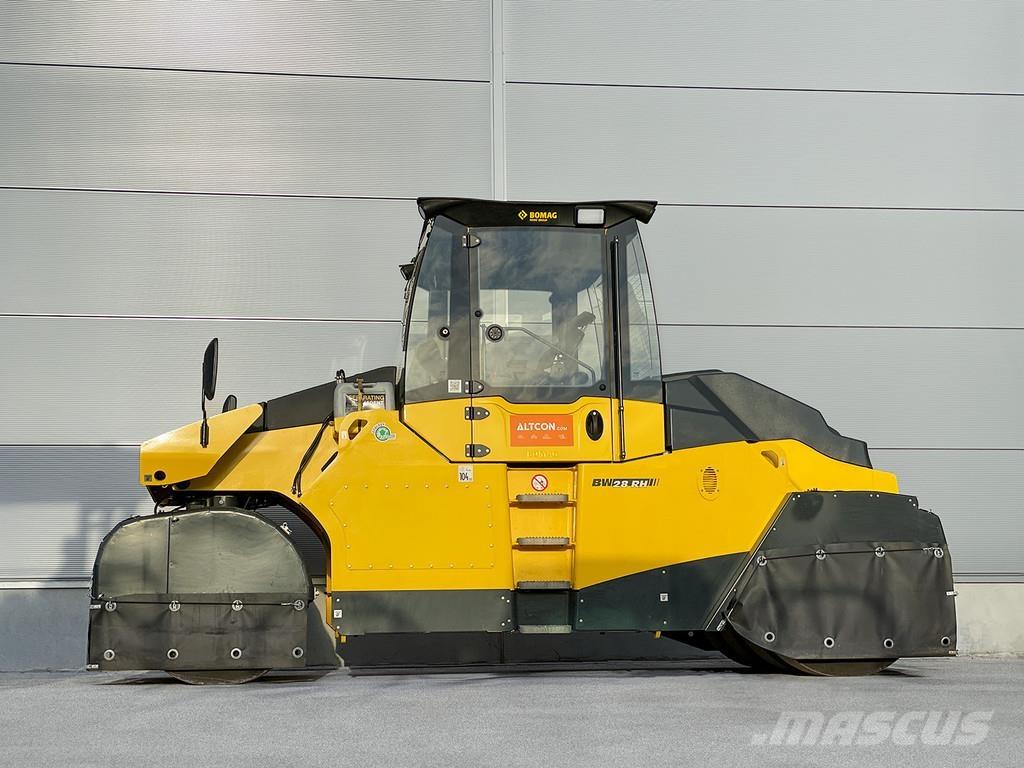 Bomag BW 28 RH 膠輪滾壓機